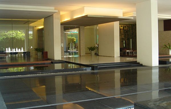 Fullerton-Sukhumvit-Bangkok-condo-for-sale-lobby